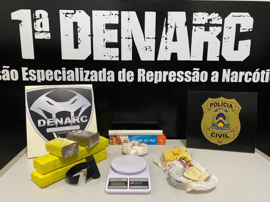 Materiais apreendidos com o suspeito de tráfico de drogas em Palmas (Foto: Divulgação/Denarc Palmas)