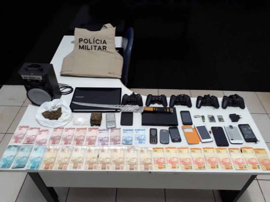 AtravÃ©s do rastreamento de celular, PM apreende drogas e recupera objetos em Palmas
