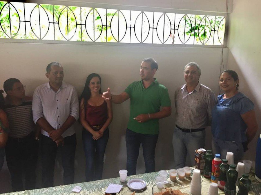 Vicentinho JÃºnior foi recepcionado com um cafÃ© da manhÃ£ reforÃ§ado na residÃªncia do prefeito de SÃ£o Bento, Ronaldo Rodrigues Parente