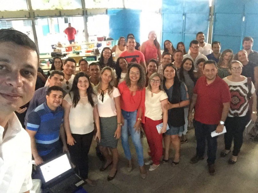 Professores passam por treinamento no CÃ¢mpus AugustinÃ³polis