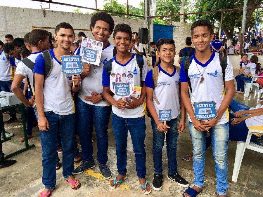 Agentes da Democraciaâ€ conscientiza mais de 400 jovens em AxixÃ¡ e Itaguatins