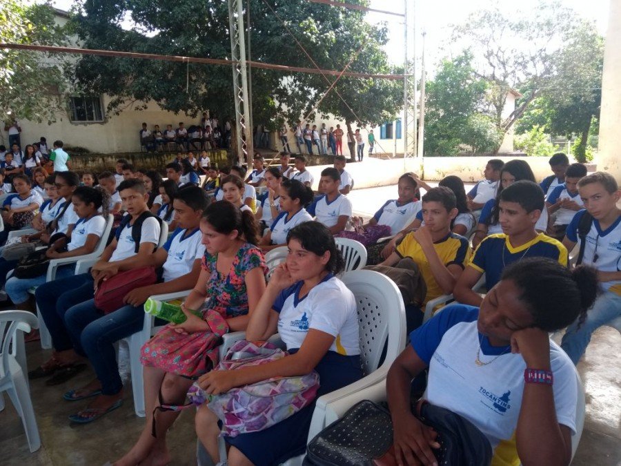 Estudantes ColÃ©gio Estadual Marechal Ribas JÃºnior participam de palestra sobre TolerÃ¢ncia religiosa e o uso de drogas
