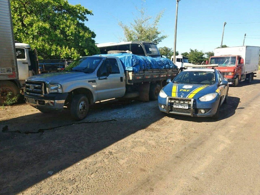 VeÃ­culo Ford/F4000 furtado em Colinas Ã© recuperado na Unidade Operacional da PRF de Palmeiras do Tocantins, na BR-226