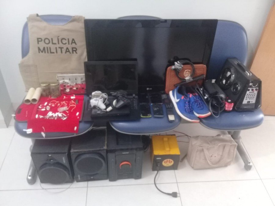 OperaÃ§Ã£o da PM em Gurupi localiza diversos objetos furtados na regiÃ£o e prende suspeitos