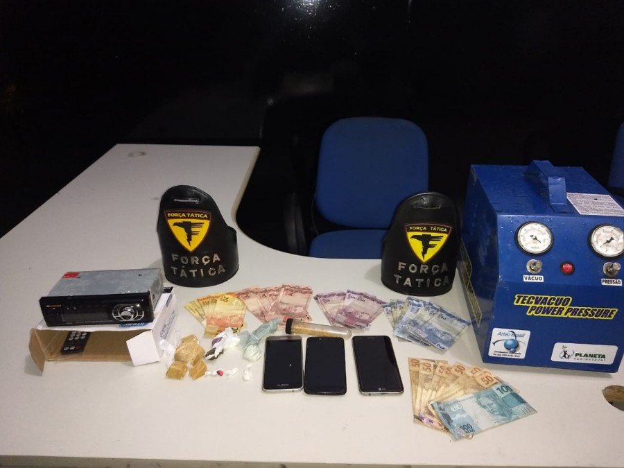 Dupla suspeita de trÃ¡fico de drogas foi presa pela PM na regiÃ£o norte de Palmas