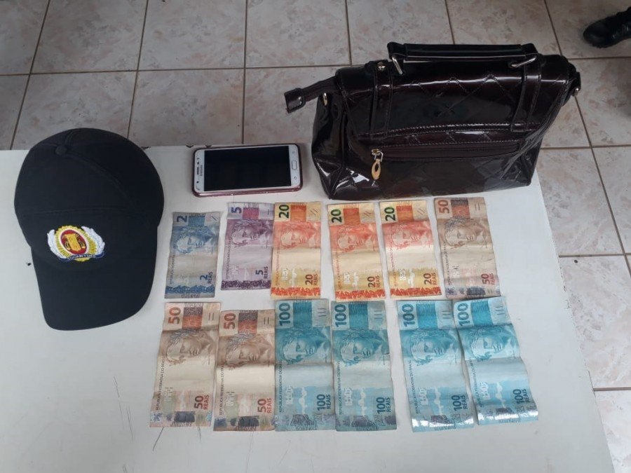 Autores de roubo foram detidos em flagrante pela PM em Taquaralto