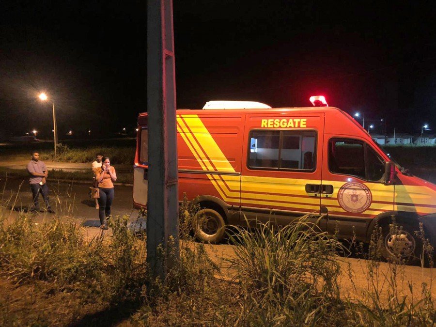 Unidade de Resgate do Corpo de Bombeiros Militar socorreu as vÃ­timas do acidente em AraguaÃ­na