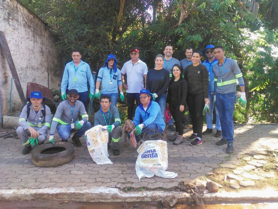Equipes da BRK Ambiental realizaram atendimentos e mutirão de limpeza nas margens do ribeirão Taquaruçu em Palmas (Foto: Divulgação)