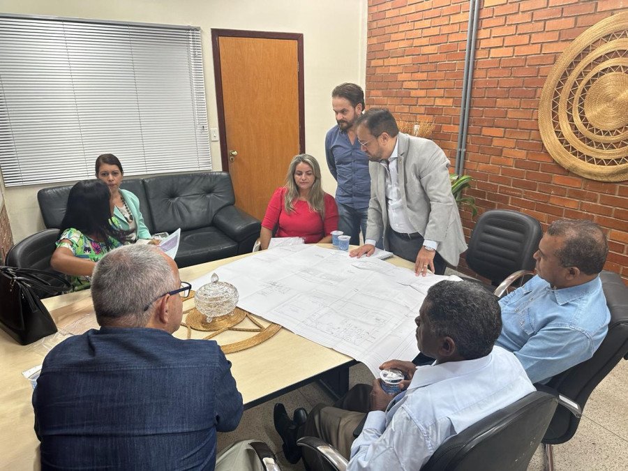 Representantes dos assentamentos Coco e Vitória, protocolaram dois projetos de agroindústria na Secretaria Estadual da Indústria e Comércio