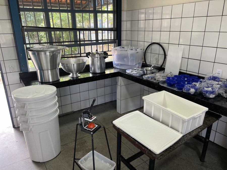 Foram adquiridos utensílios de cozinha, incluindo bens de consumo e permanentes, para todas as 502 unidades escolares da Rede Estadual (Foto: Seduc)