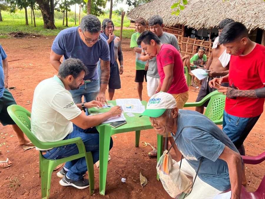 Técnicos do Ruraltins realizam Cadastro do Agricultor Familiar (CAF) nas comunidades indígenas (Foto: Ruraltins)