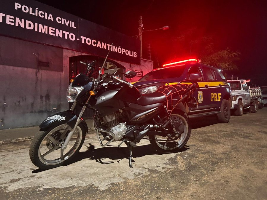 PRF apreende moto com sinais identificadores adulterados, em Palmeiras do Tocantins (Foto: Divulgação/PRF)