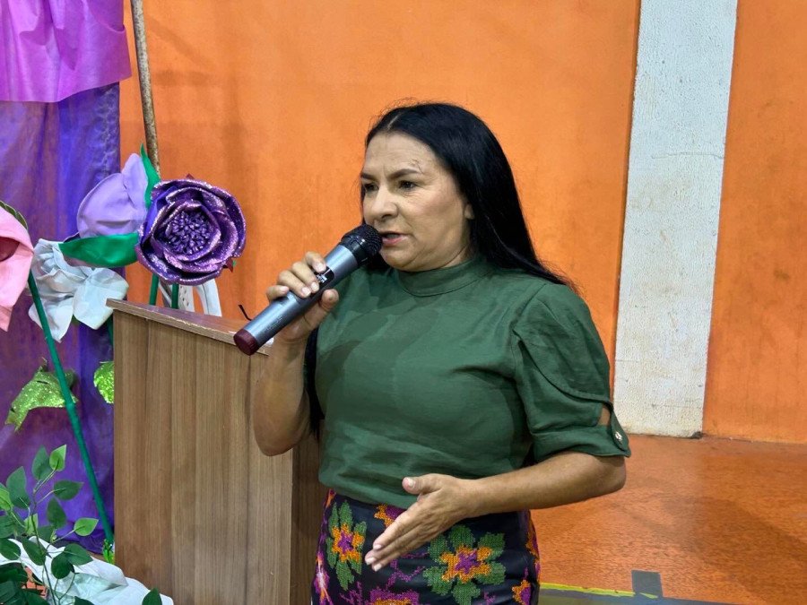 Em seu discurso, a vice-prefeita de Tocantinópolis, Eleny Araújo, incentivou as mulheres a quebrarem barreiras (Foto: Governo do Tocantins)