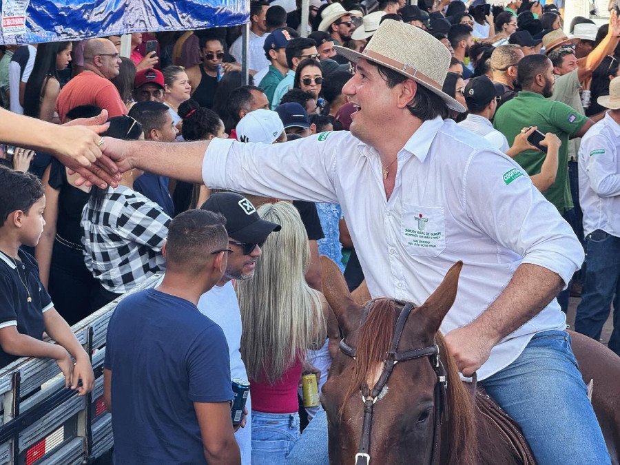 População de Gurupi demonstra apoio ao deputado Eduardo Fortes durante a Cavalgada (Foto: Divulgação)