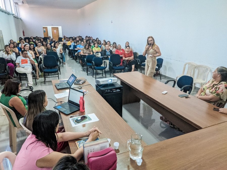 Objetivos da capacitação são orientar e sanar as dúvidas relativas ao Serviço de Família Acolhedora para Crianças e Adolescentes