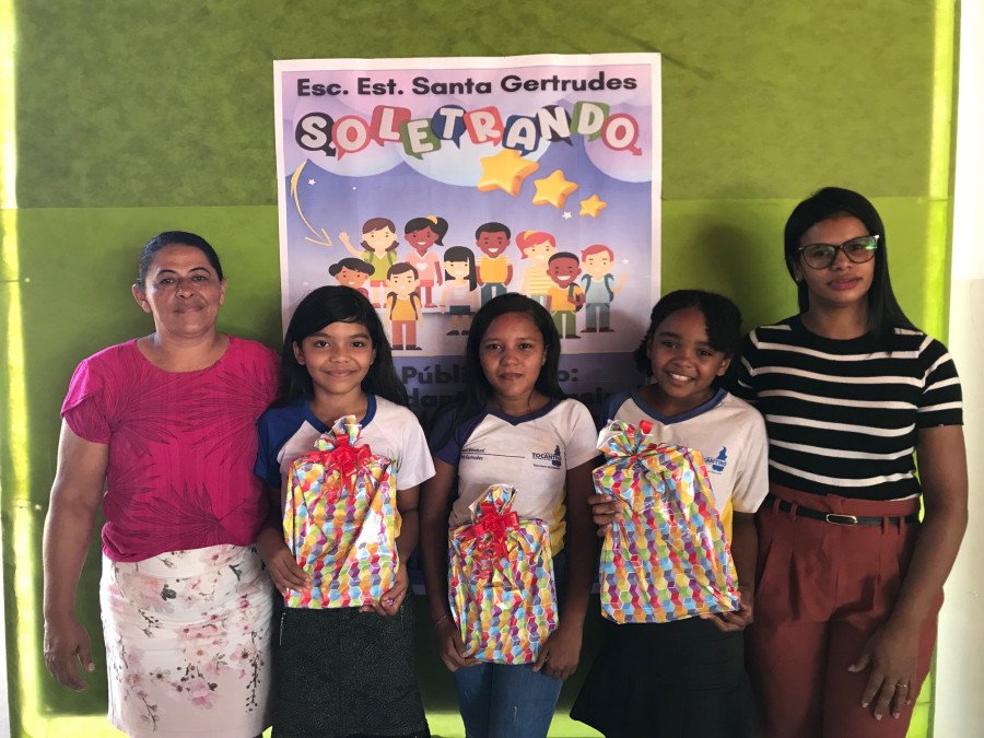 Estudantes com melhor desempenho no Soletrando foram premiados (Foto: Franciel Oliveira)