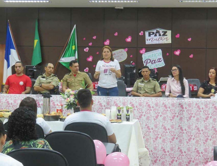 No fim da Semana JustiÃ§a Pela Paz em Casa em Araguatins, juÃ­za Nely Alves da Cruz ressaltou a importÃ¢ncia da mulher denunciar agressÃµes