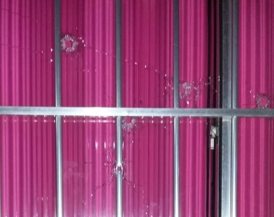 Tiros atingiram janela da casa do vereador
