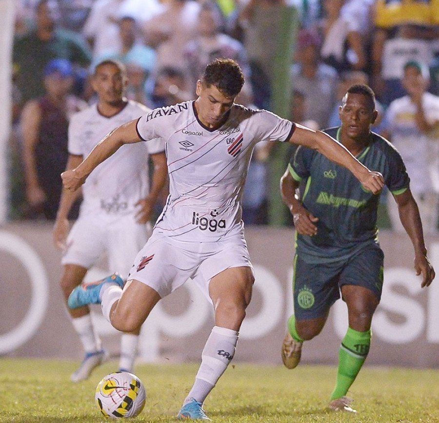 Tocantinópolis perdeu de 5 a 2 para o Furacão em partida de ida pela Copa do Brasil (Foto: José Tramontin)