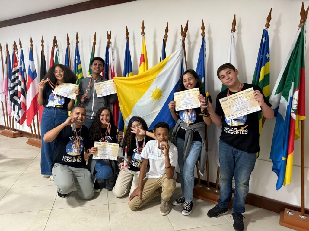 ARAGUATINS: Representante do TO, Escola Arte de Crescer conquista prata e bronze na 62ª Jornada de Foguetes