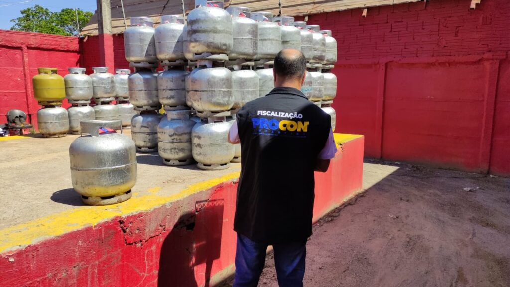 Procon divulga pesquisa de preço do gás de cozinha em duas cidades do Bico do Papagaio