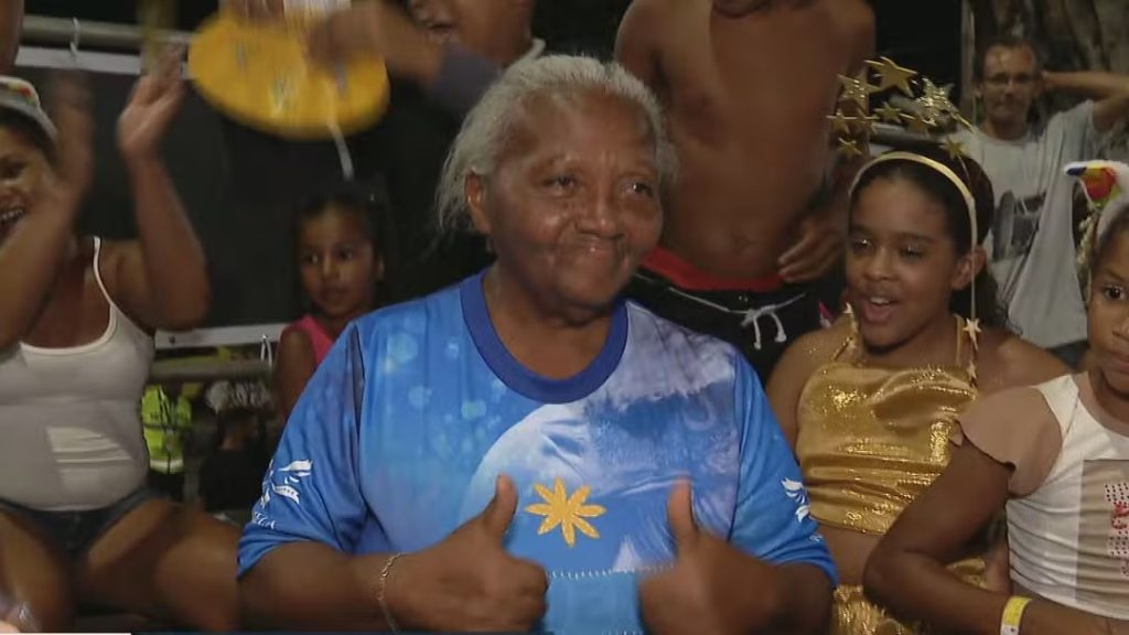 TOCANTINÓPOLIS: Idosa conta aventura de viajar 2,4 mil quilômetros para assistir desfile de escola de samba