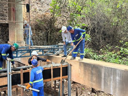 PALMAS: Prefeito Eduardo Siqueira Campos visita obras de recuperação e reforço de pontes na Avenida NS-02