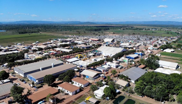 Governo do Tocantins avança na estrutura da Agrotins 2026 e atinge 80% dos estandes preenchidos