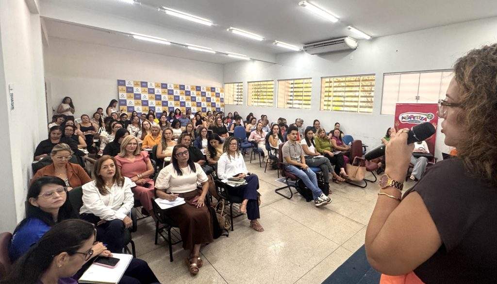 Estado promove capacitação para articuladores e formadores regionais do Alfabetiza Mais Tocantins