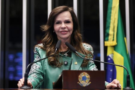 Senadora Professora Dorinha defende fim da escala 6×1
