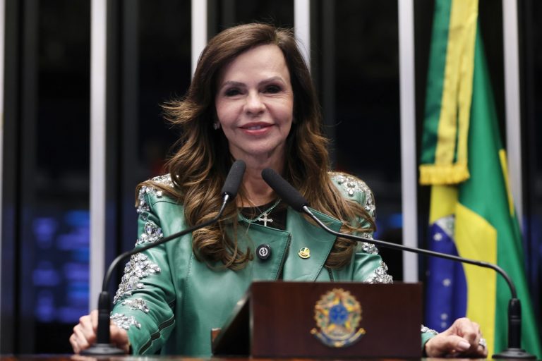 Senadora Professora Dorinha defende fim da escala 6×1