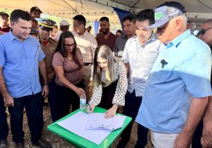 Governo participa da assinatura da ordem de serviço para construção do Hospital da Mulher e Maternidade de Araguatins
