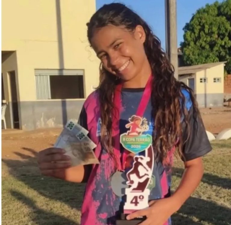 ARAGUATINS: Adolescente de 17 anos morre após acidente entre moto e carro na BR-230